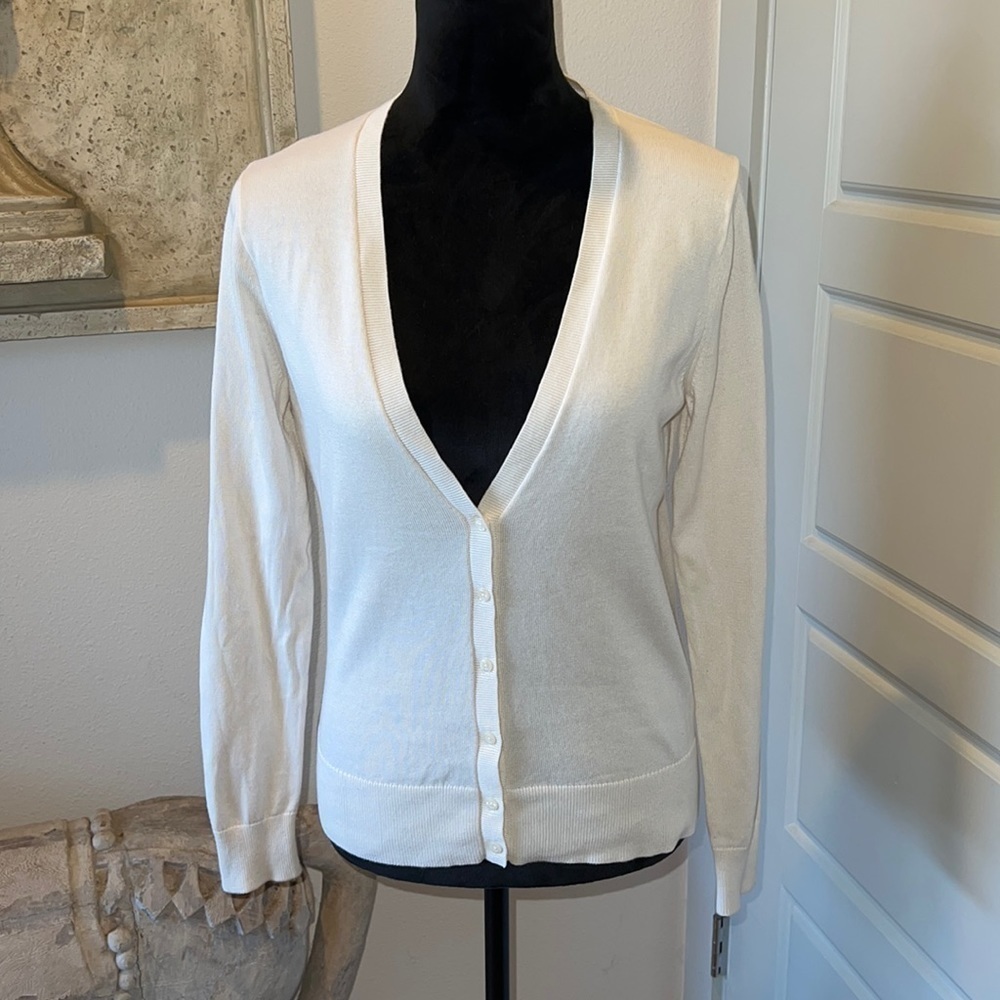 Banana Republic ivory buttonedâ down cardigan Sz M petite
